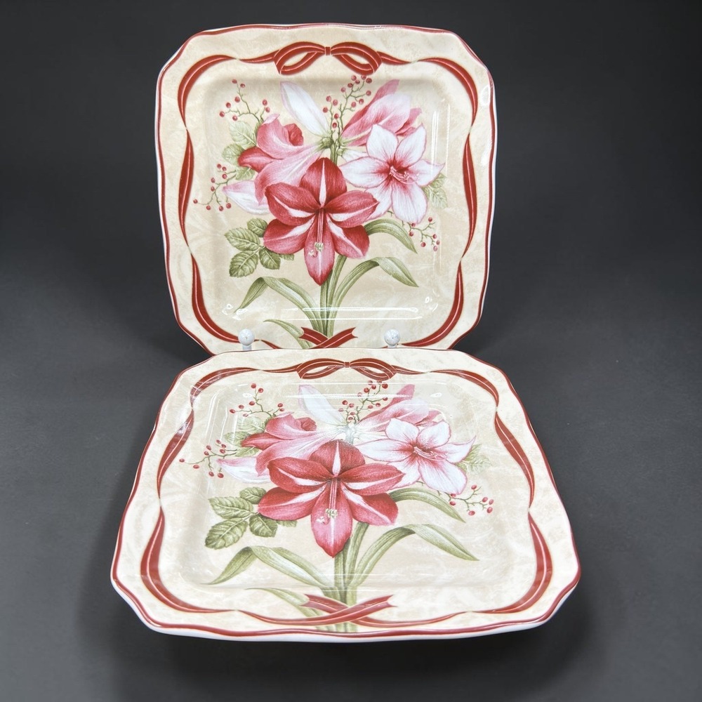 222 Fifth‎ Yuletide Celebration Amaryllis Square Dishes Plates Set 2 Red 6in